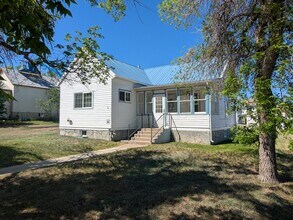 Building Photo - 151 9th Ave N