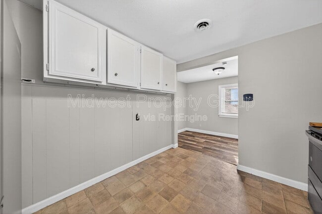 Foto del edificio - 3219 Royalton Ave