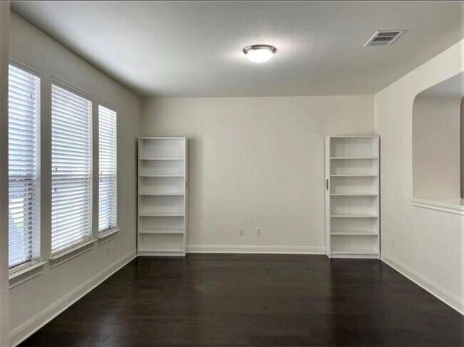 Foto del edificio - 508 Tyree Rd