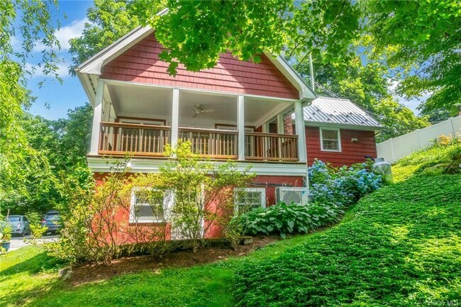 Building Photo - 299 Saw Mill River Rd