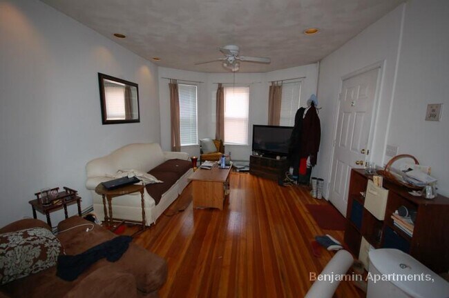 Foto del edificio - 58 Mansfield St