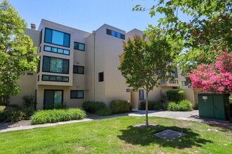 Building Photo - 916 Beach Park Blvd
