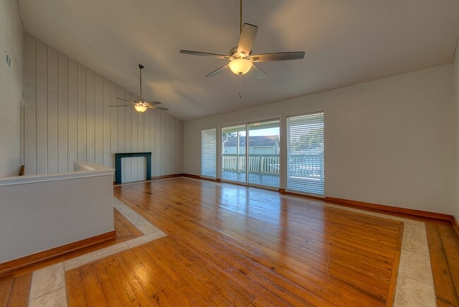 Building Photo - 93 Lakeview Village