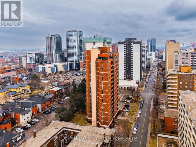 Building Photo - 222 Jackson St W