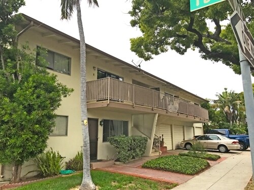 Building Photo - 1801 De La Vina St