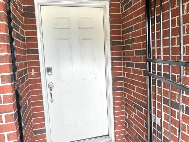 Foto del edificio - 9119 Melody Park Ln