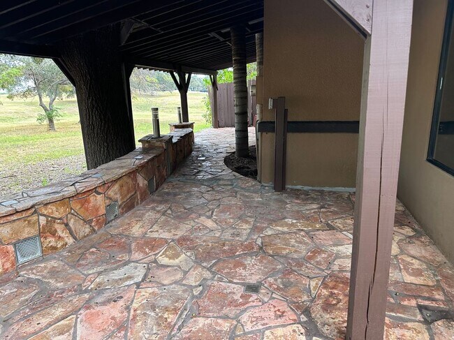 Building Photo - 905 Colorado Ct