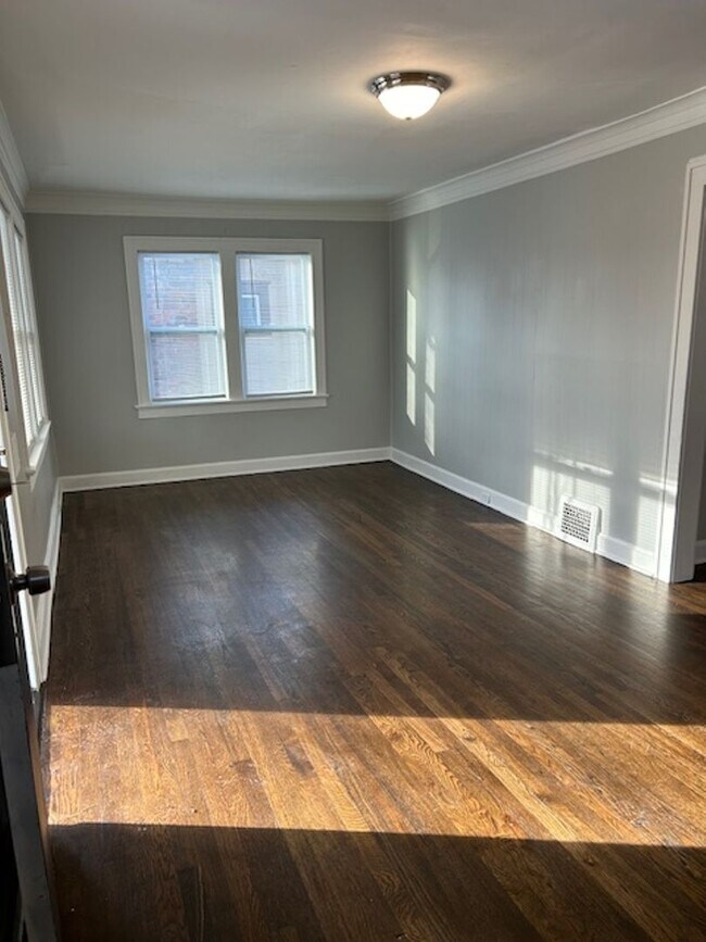 Building Photo - 4436 Flora Ave Kansas City, MO 64110