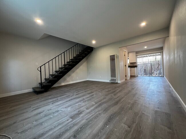 Foto del edificio - 429 W Elk Ave