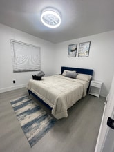 Building Photo - 634 Meadowvale Dr