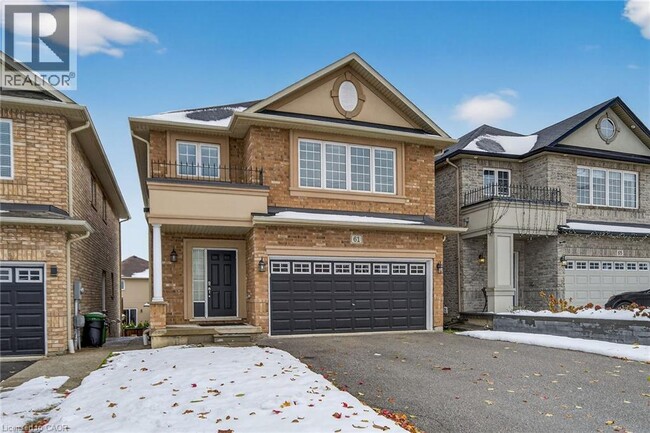 Photo du bâtiment - 61 Irwin Ave