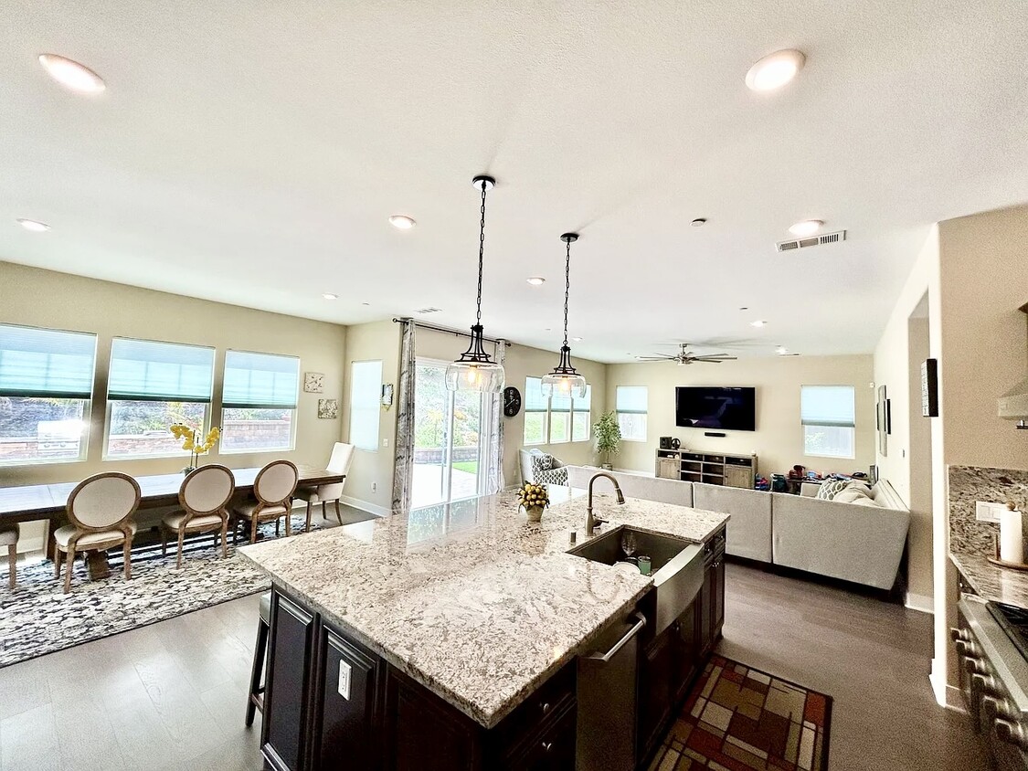 Building Photo - 5436 Reef Cir