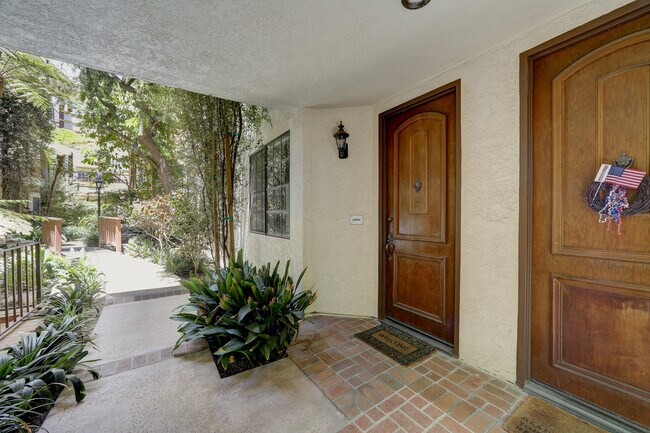 Building Photo - 11939 Gorham Ave