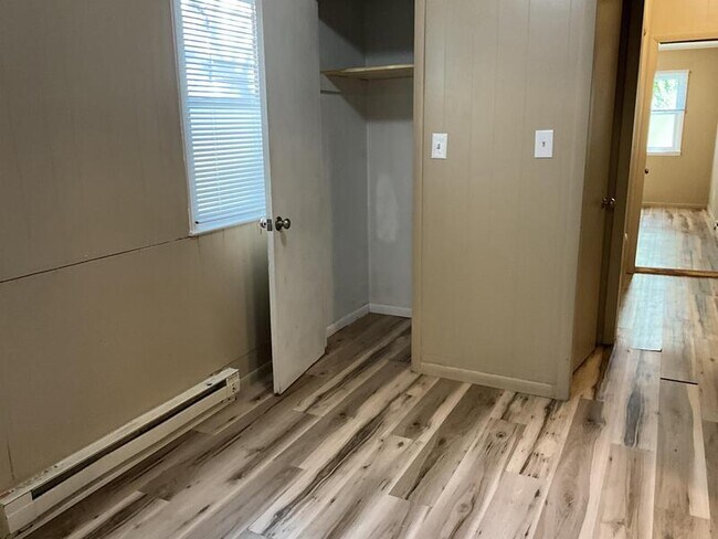 Building Photo - 1616 S 7th St