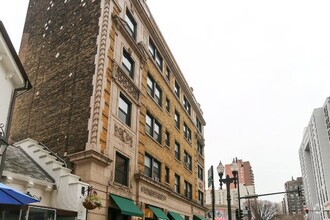 Building Photo - 1167 N Dearborn St