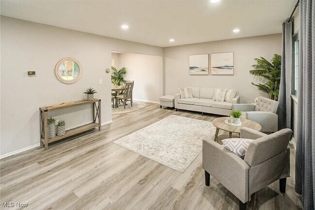 Foto del edificio - 38109 Poplar Dr