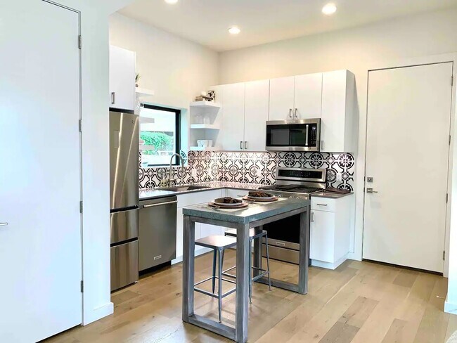 Foto del edificio - 2941 E 14th St