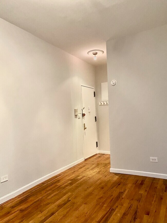 Foto del edificio - 765 9th Ave