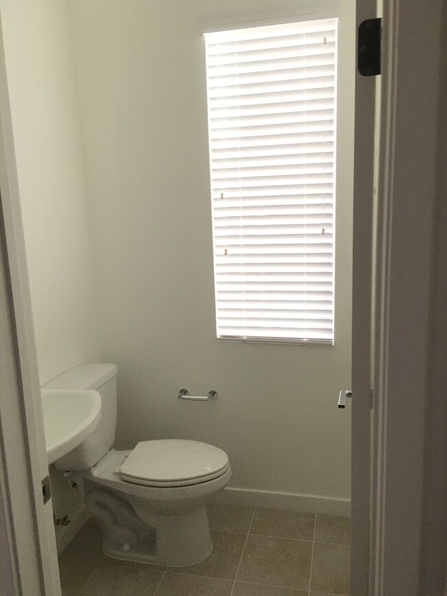 Building Photo - Beautiful 2 Bedroom Contemporary Style Townhome for Lease in Brea with Attached 2-Car Garage