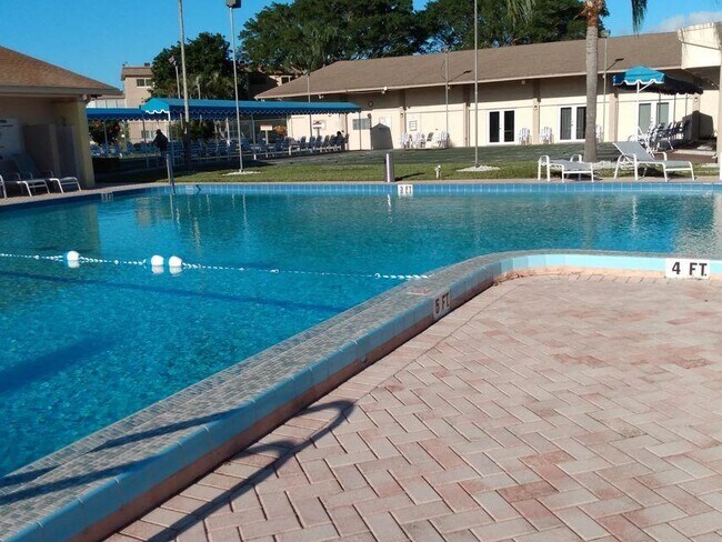 Foto del edificio - 225 Bonnie Blvd