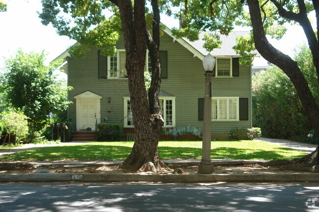 Foto del edificio - 270-280 S Oakland Ave