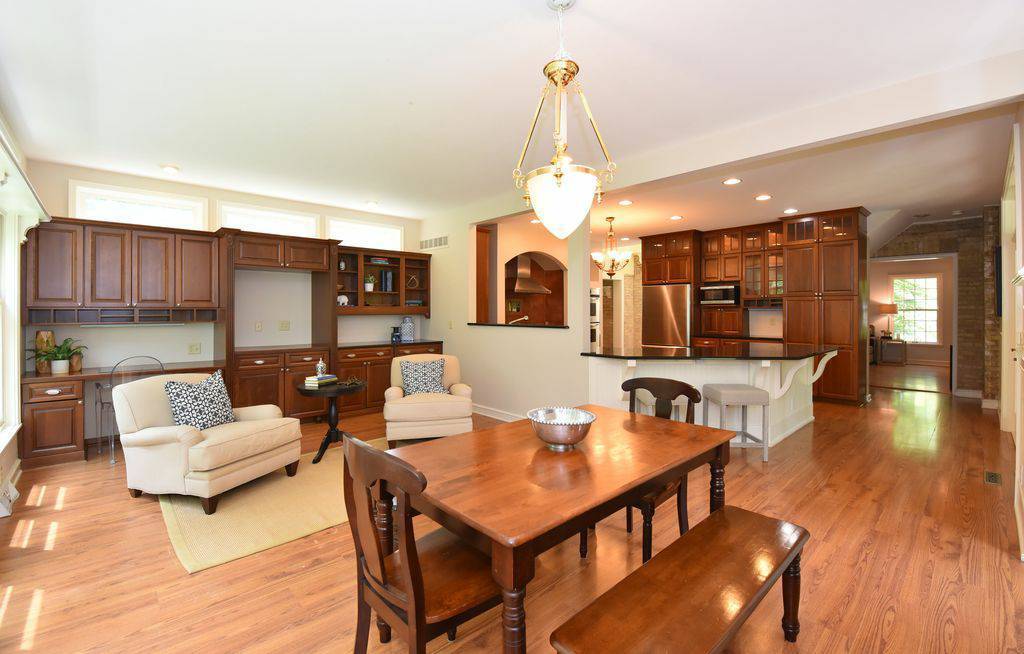 917 E Spooner Rd, Fox Point, WI 53217 House Rental in Fox Point, WI