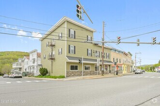 Building Photo - 281 Main St