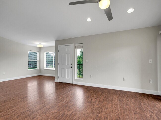 Foto del edificio - $2,395.00 - 3 Bedrooms, 2Bathrooms, Condo ...