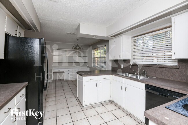Foto del edificio - 1808 W Cedar Elm Dr