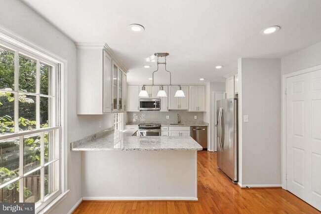 Building Photo - 9601 Scotch Haven Dr