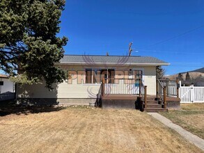 Building Photo - 3139 Floral Blvd