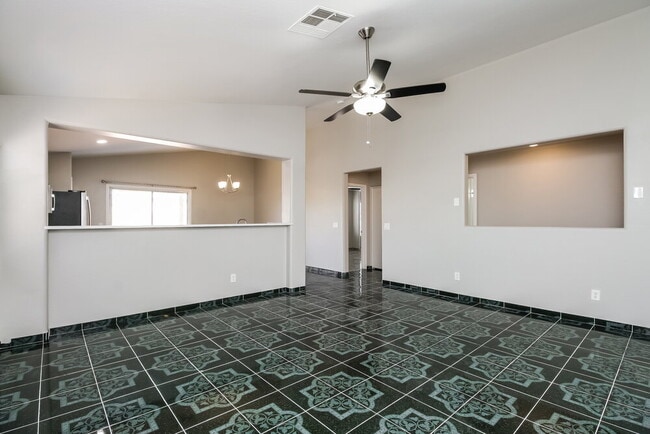 Foto del edificio - 1620 S 228th Ln