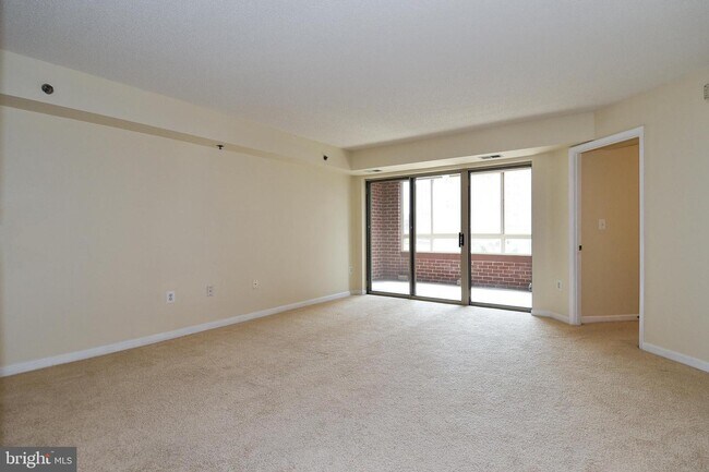 Building Photo - 2181 Jamieson Ave