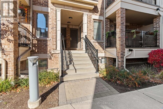 Building Photo - 2441 Greenwich Dr