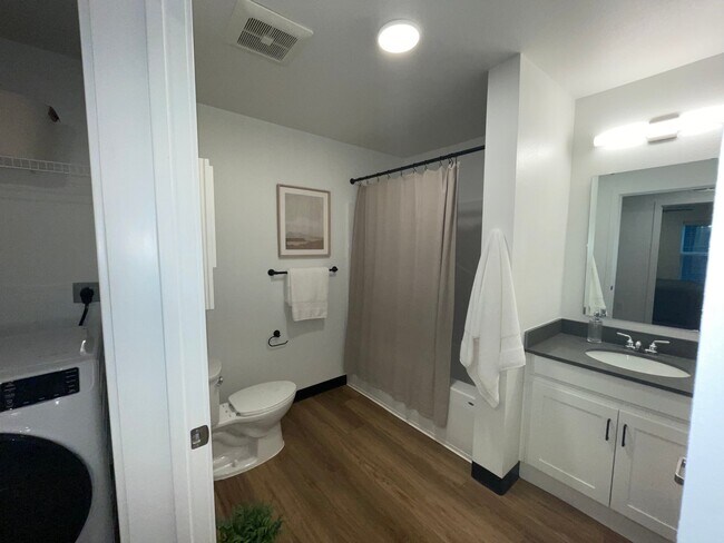 Foto del edificio - 411 W Commercial St