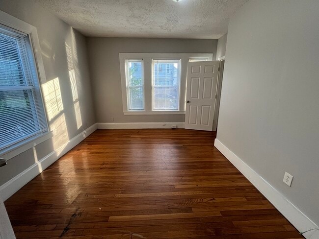 Building Photo - 44 Estes St