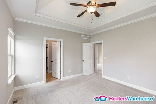 Building Photo - Spacious 4 bd, 3bth Home in Blue Springs. ...