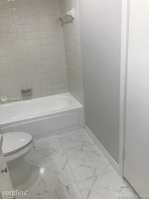 Building Photo - 1 br, 1 bath Condo - 850 Riverside Dr
