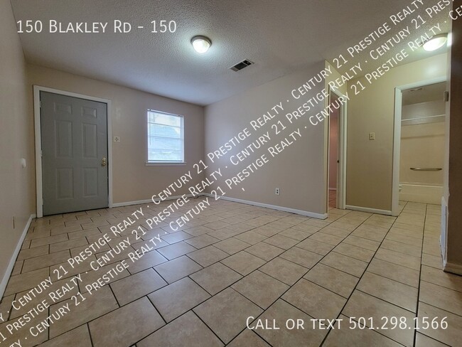Foto del edificio - 150 Blakley Rd-150