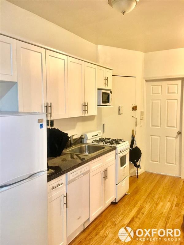 Building Photo - 306 East 83rd Street