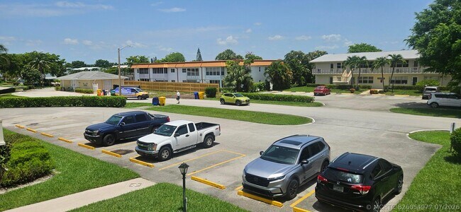 Foto del edificio - 184 Waltham H
