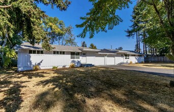 Building Photo - 409-411 Eastfield Dr