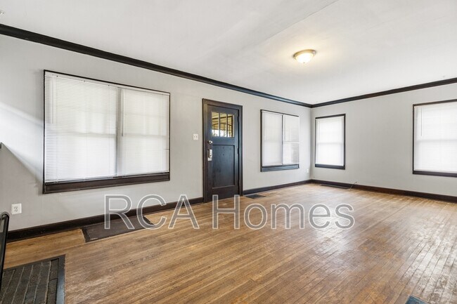 Foto del edificio - 969 N Linwood Ave