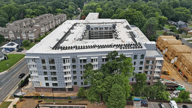 Foto del edificio - Adler Montford Park + Drexel Townes