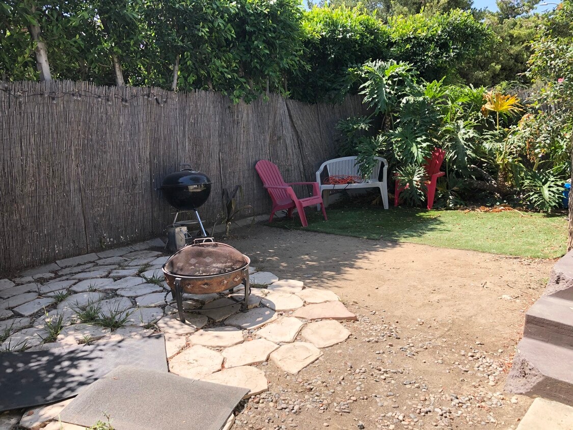 Primary Photo - 1240 Tamarind Ave