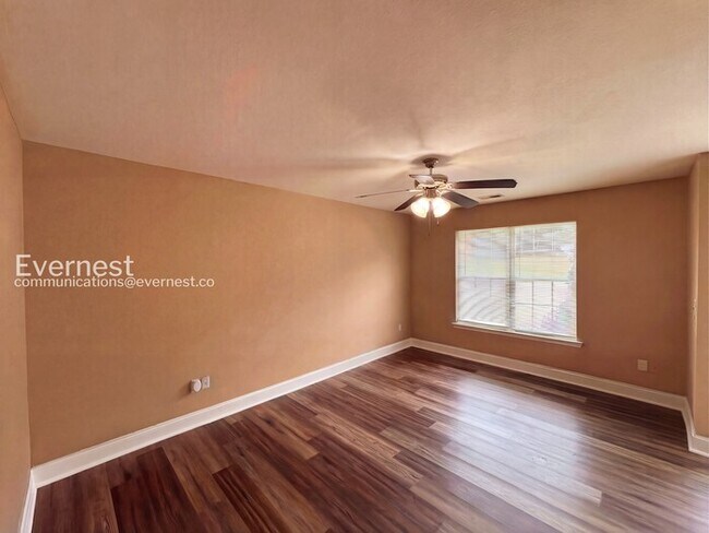 Foto del edificio - 80 Brown Estates Dr