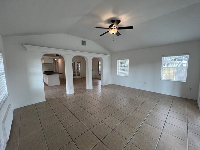 Foto del edificio - 2773 Cypress Dr