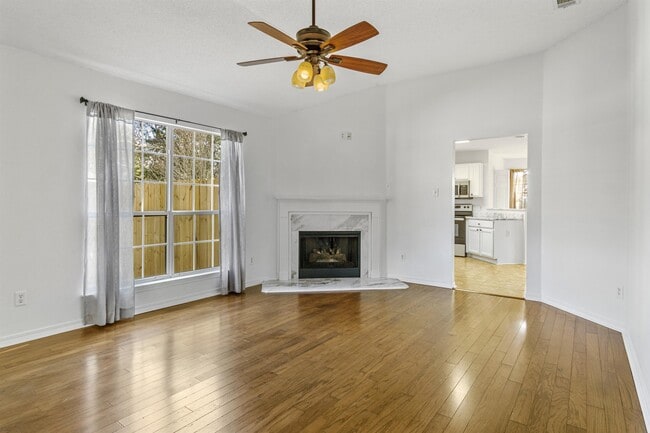 Building Photo - 618 Westchase Ct S