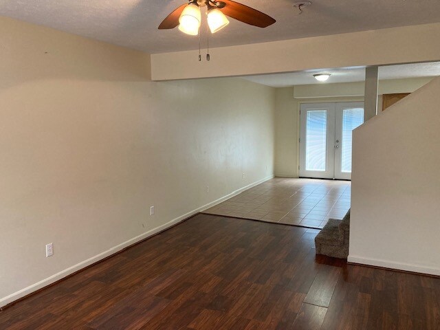 Foto del edificio - 211 Saratoga Cir