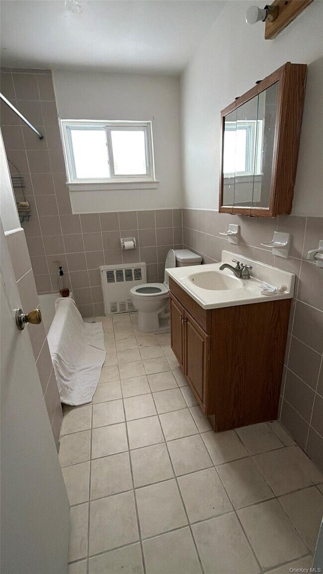 Foto del edificio - 144 Roslyn Rd